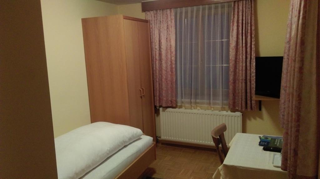 Gasthof Zum Stollhofer Inzing Bagian luar foto
