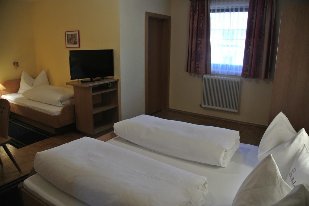 Gasthof Zum Stollhofer Inzing Bagian luar foto